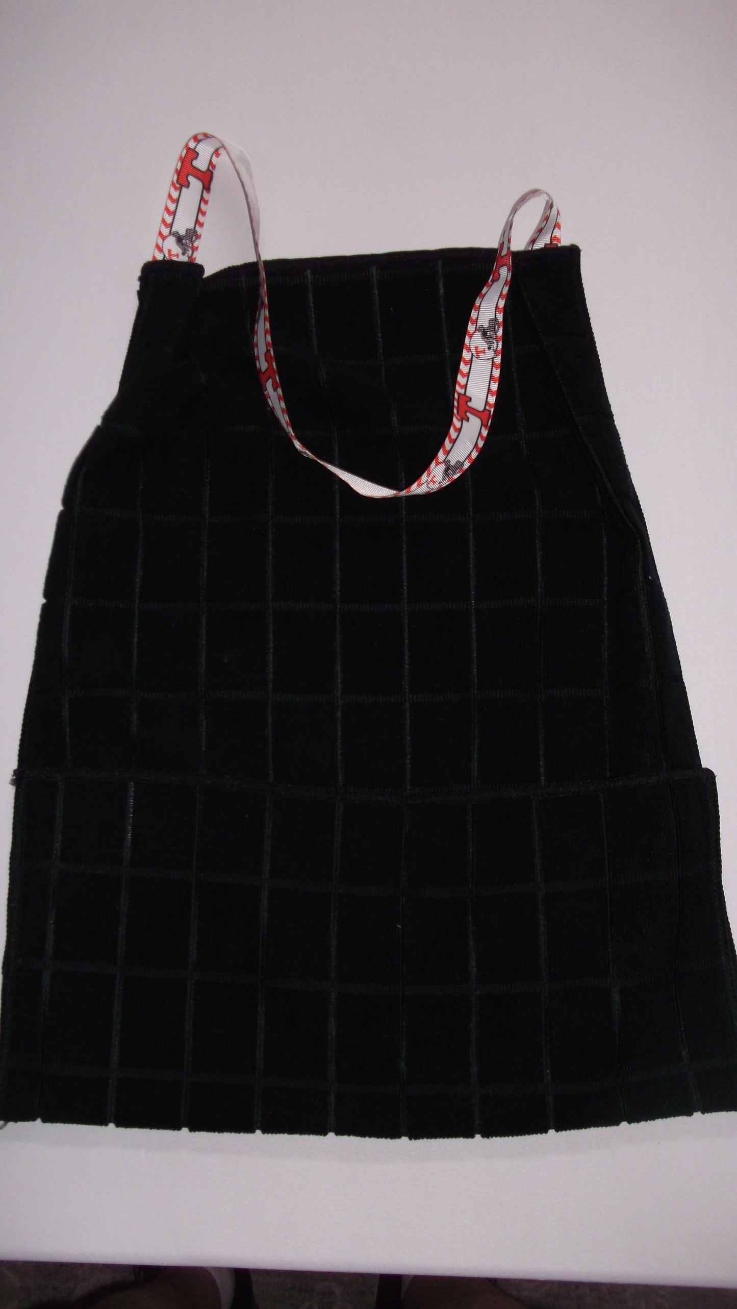 Adult Apron Bibb - Tennessee - Black